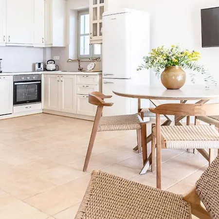 Amani Living * Stoúpa