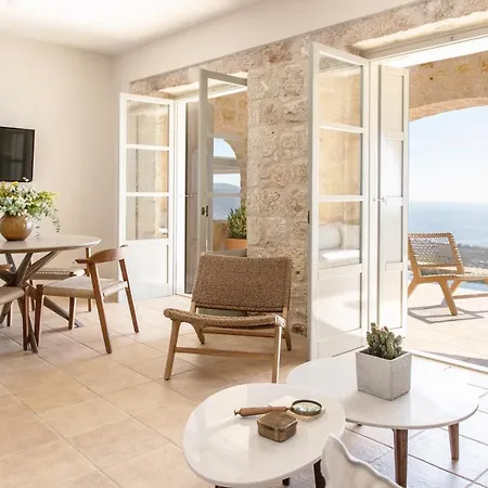 Amani Living Stoúpa