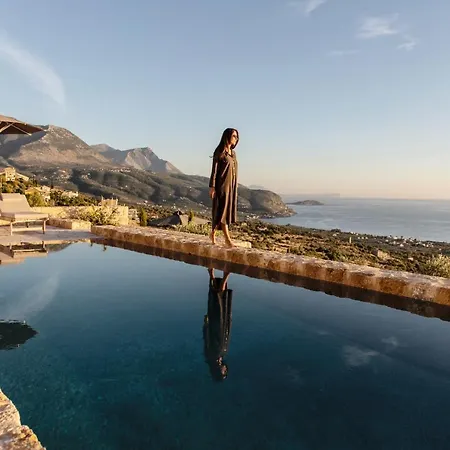 Villa Amani Living