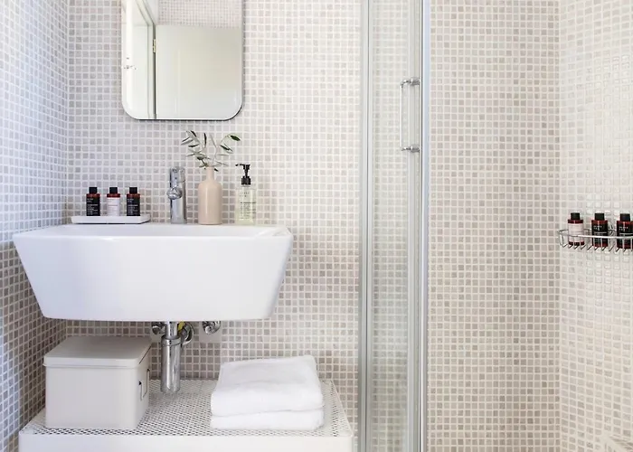 Amani Living Stoúpa