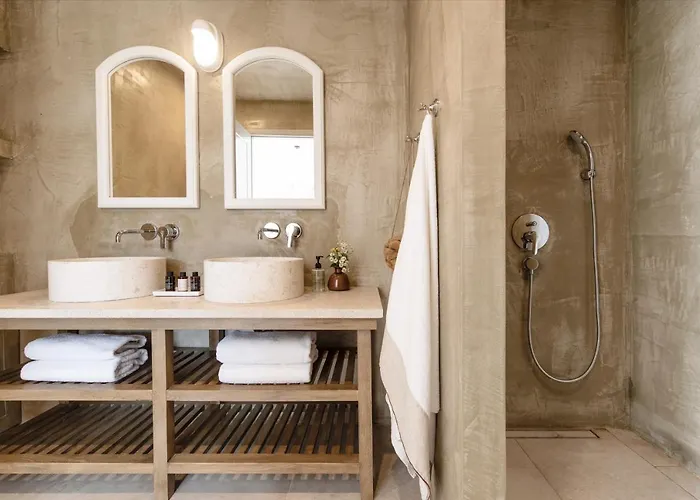 Amani Living Stoúpa