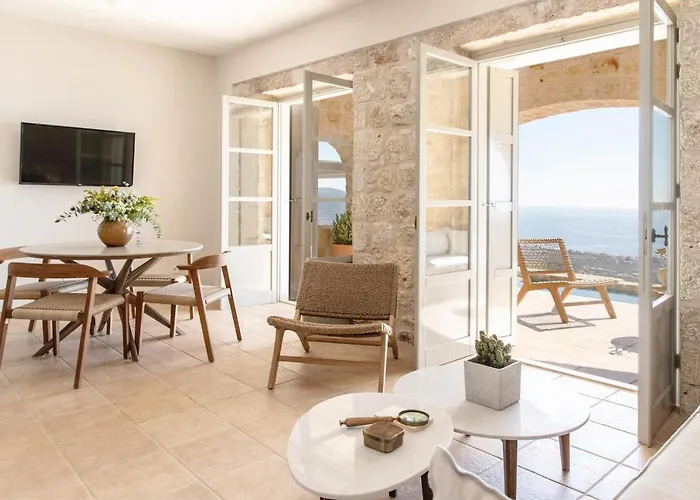 Amani Living Stoúpa